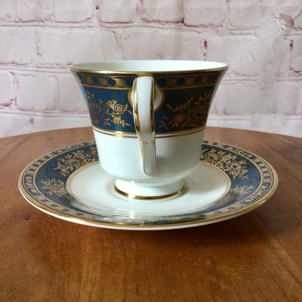 Vintage Royal Doulton Earlswood H. 5053 Cup and Saucer Set - 1978 - Picture 5 of 8